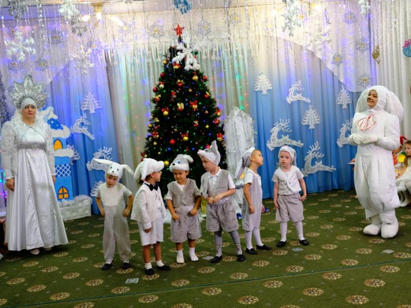 Мы любим праздник Новый год!